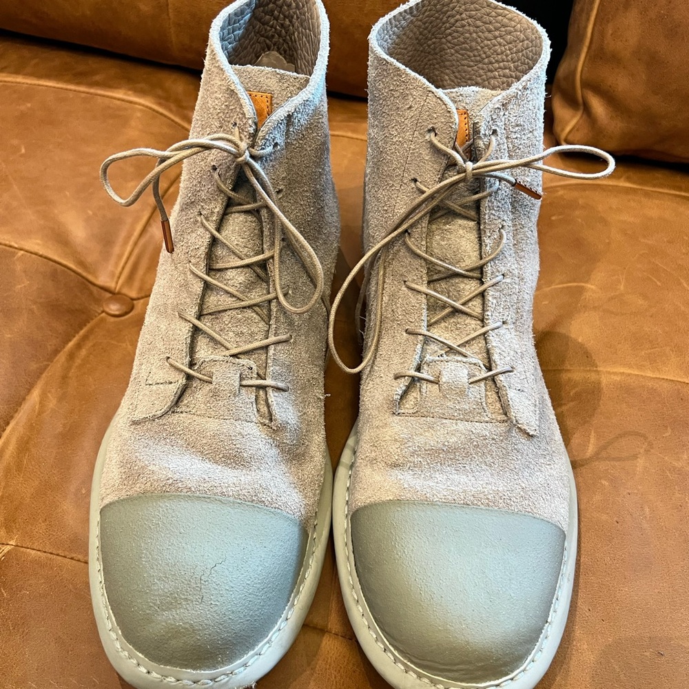 Adidas by Tom Dixon - the Minimalist Traveller Shoe, gray Suede, High Top